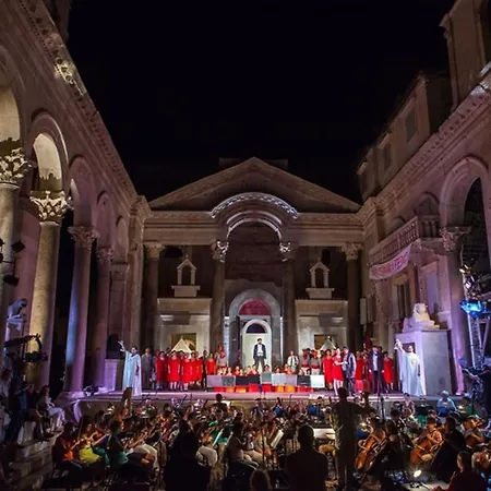 Lovely In The Perfect Location דירה *